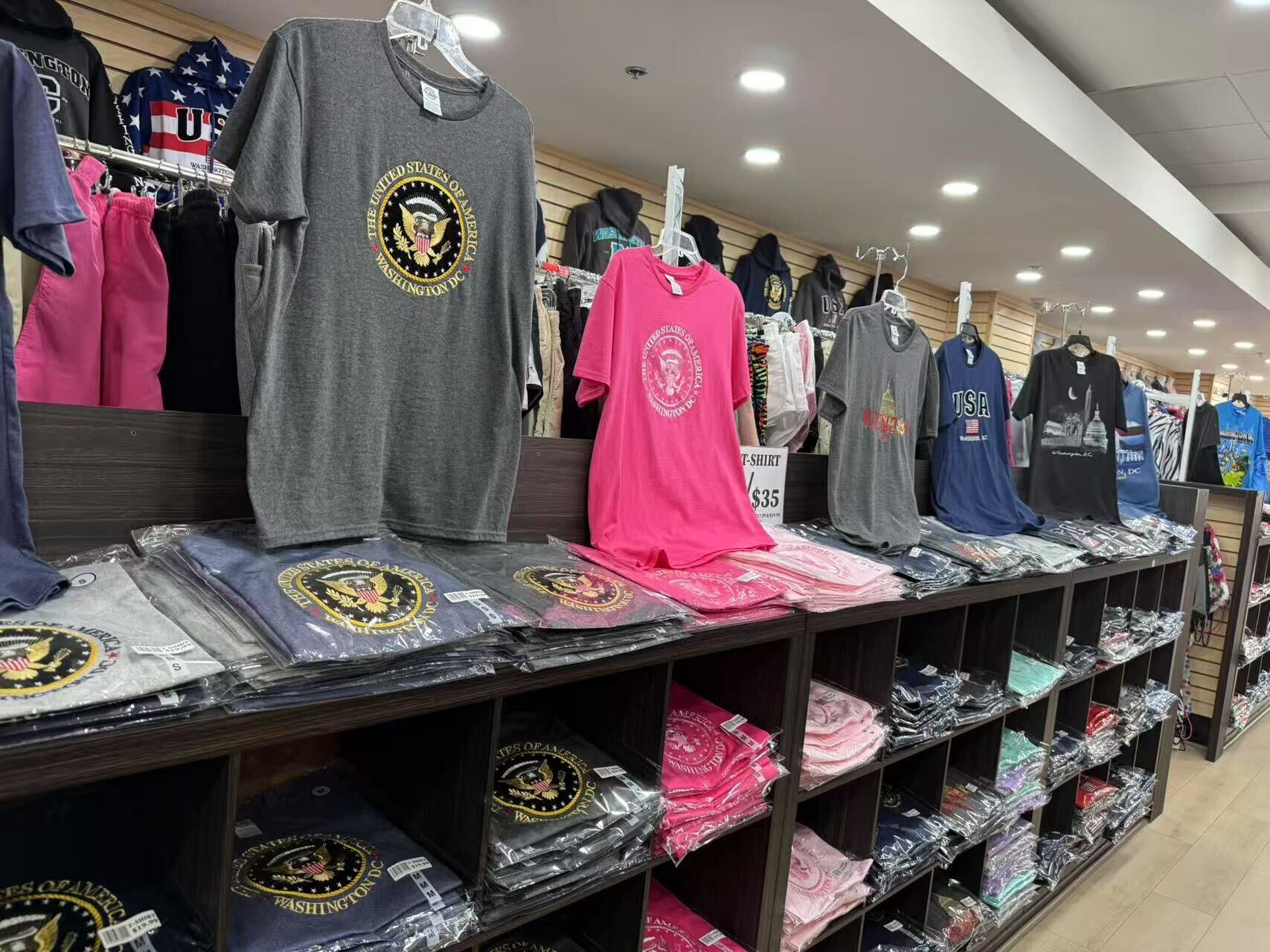 dc-souvenirs_apparel_shirts-tanks-tops2